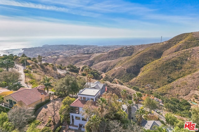 bird's eye view featuring a mountain view