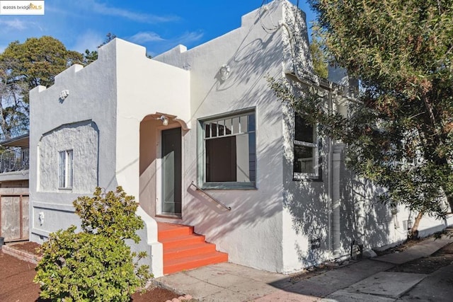 6700 Laird Ave, Oakland CA, 94605, 2 bedrooms, 1 bath house for sale