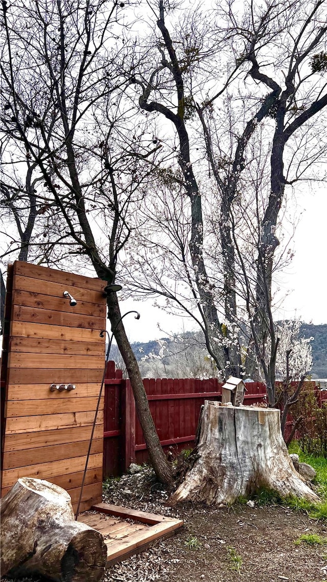 view of yard with a mountain view