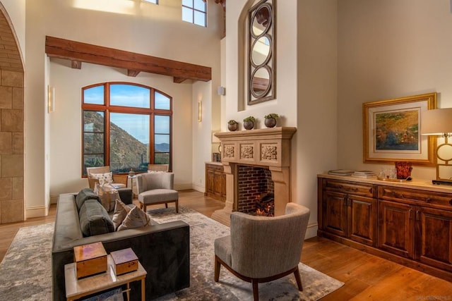 sitting room with light hardwood / wood-style floors