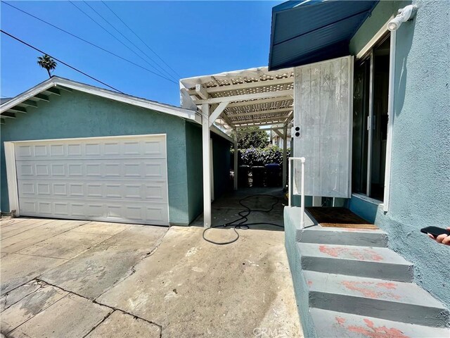1143 S Manhattan Pl, Los Angeles, CA 90019 - view of detached garage