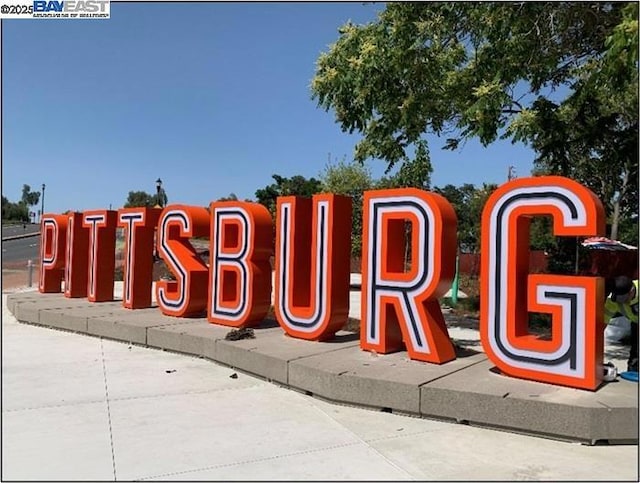 view of community / neighborhood sign