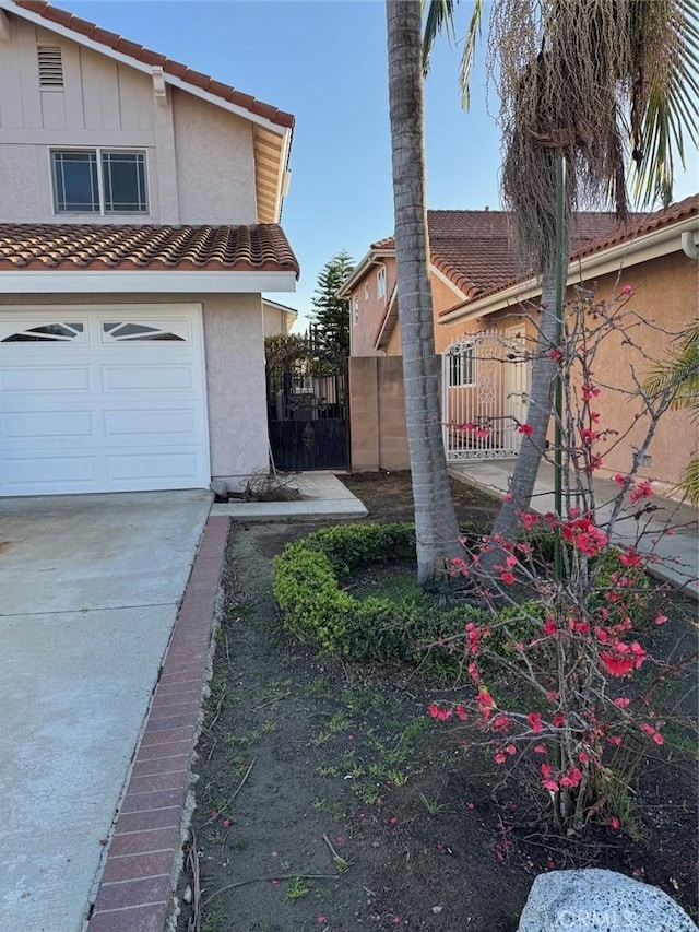 view of yard featuring a garage