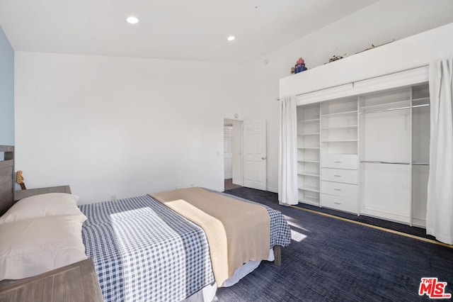 bedroom with a closet