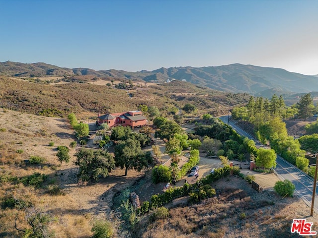 bird's eye view featuring a mountain view