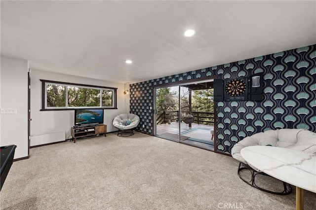 living area with carpet floors, recessed lighting, and baseboards