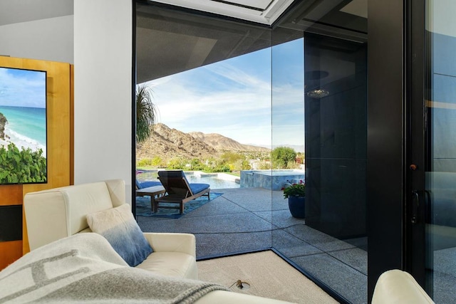 entryway featuring a mountain view