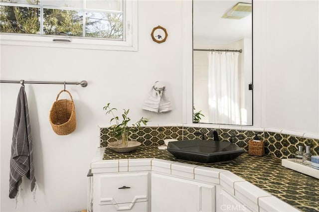 bathroom with vanity