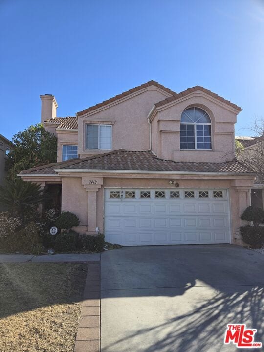 view of front facade with a garage