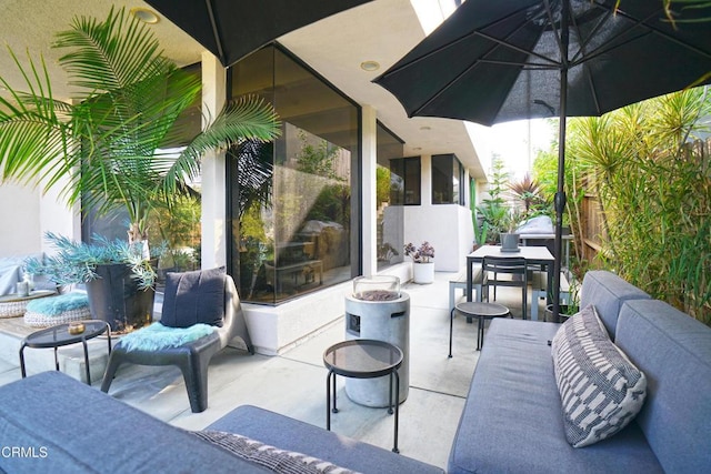 view of patio / terrace featuring outdoor lounge area