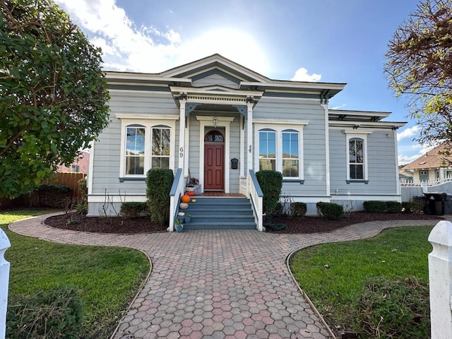 view of front of house with a front yard