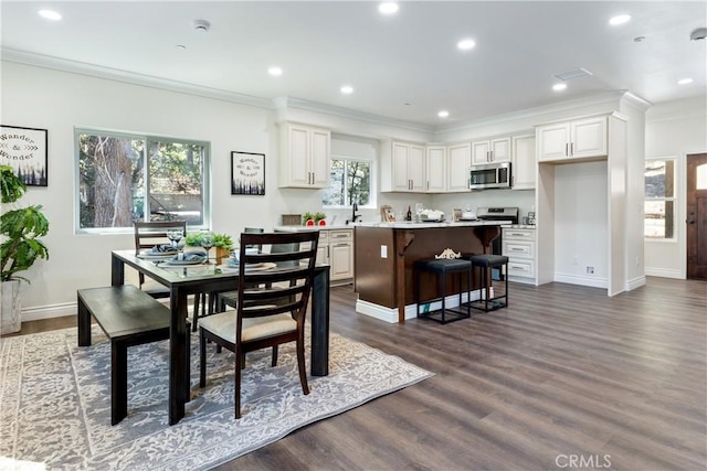 370 Auburn Dr, Lake Arrowhead, CA 92352 - dining room with ornamental molding, dark wood-style floors, and recessed lighting