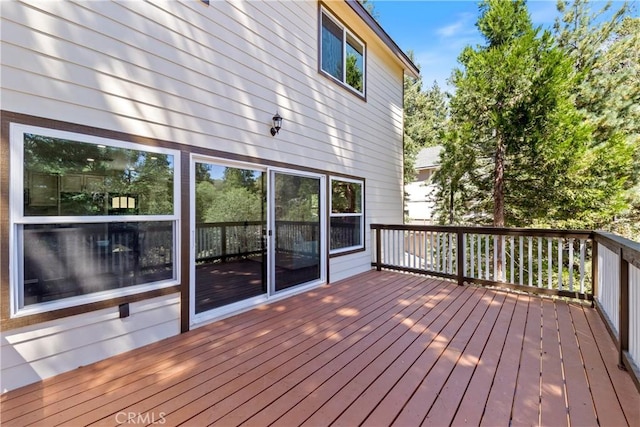 370 Auburn Dr, Lake Arrowhead, CA 92352 - view of wooden deck