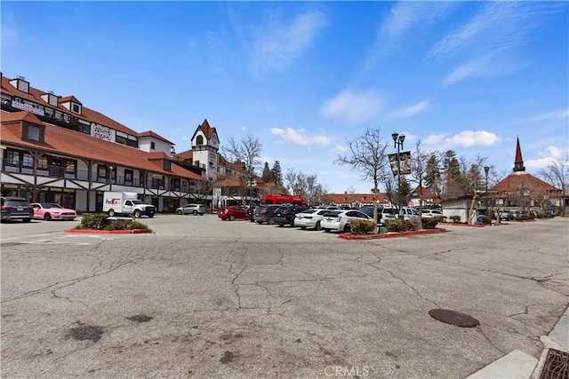 370 Auburn Dr, Lake Arrowhead, CA 92352 - view of asphalt street featuring street lighting