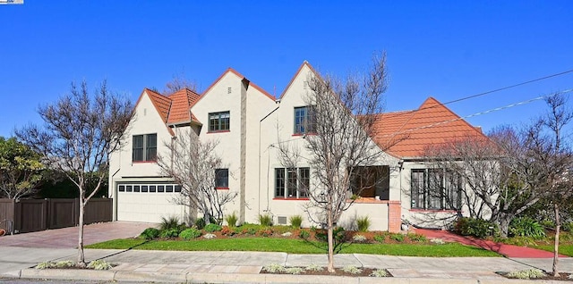 view of front facade featuring a garage