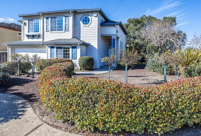 view of front property featuring a garage