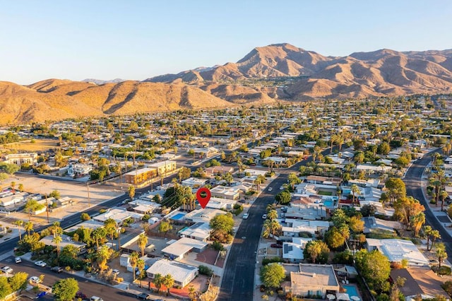 bird's eye view featuring a mountain view