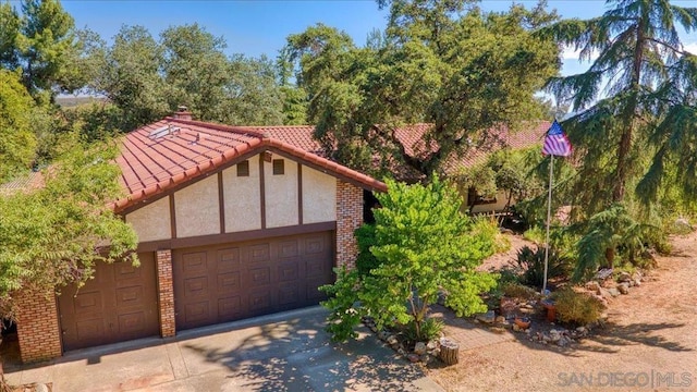 view of front of house with a garage