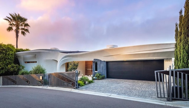 view of front facade with a garage