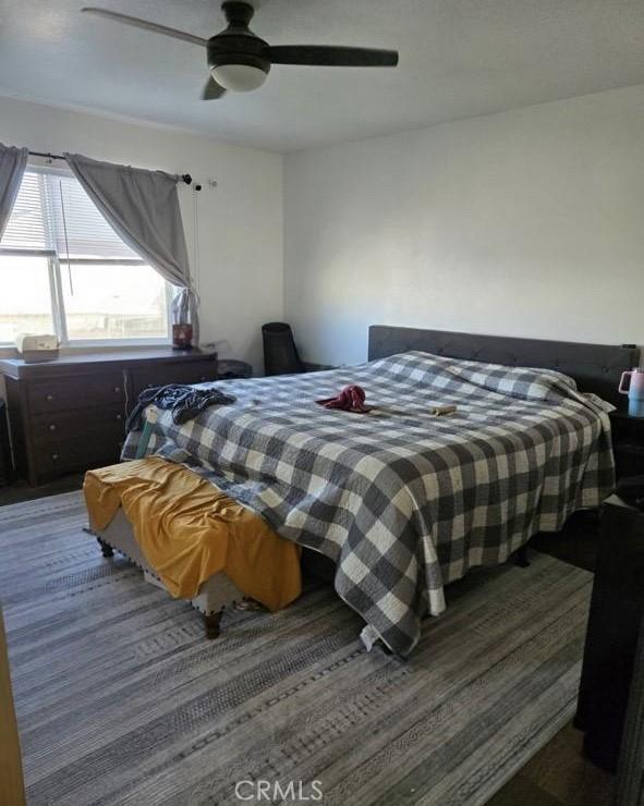 bedroom with a ceiling fan