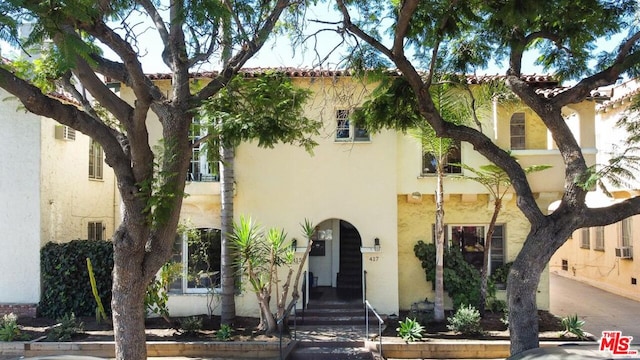 view of mediterranean / spanish-style house