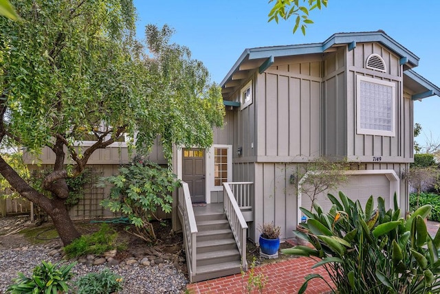 view of front of home featuring a garage