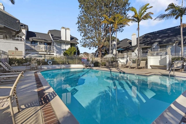 view of swimming pool