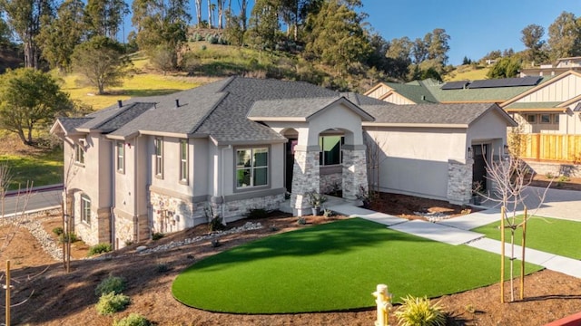 view of front of property with a front yard