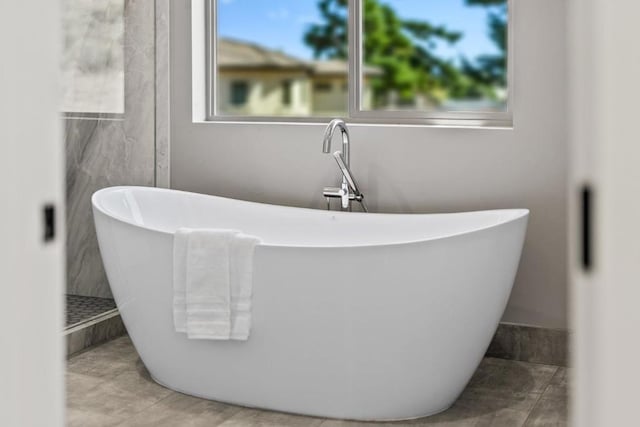 bathroom featuring a bathtub