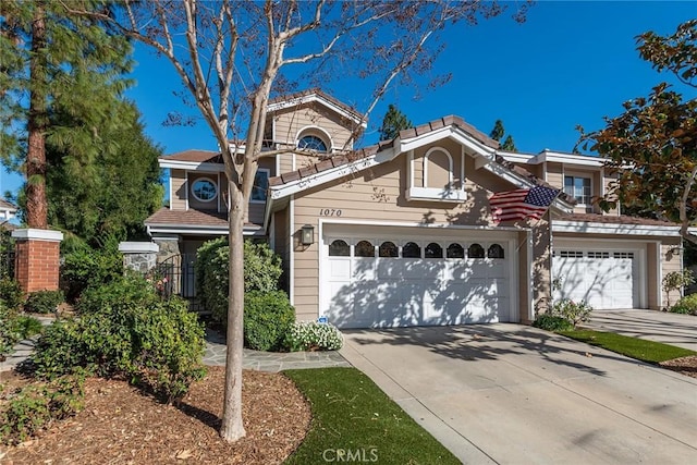 view of front facade featuring a garage and driveway