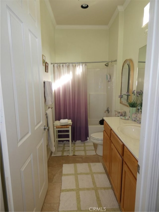 full bathroom with shower / tub combo, vanity, crown molding, and toilet