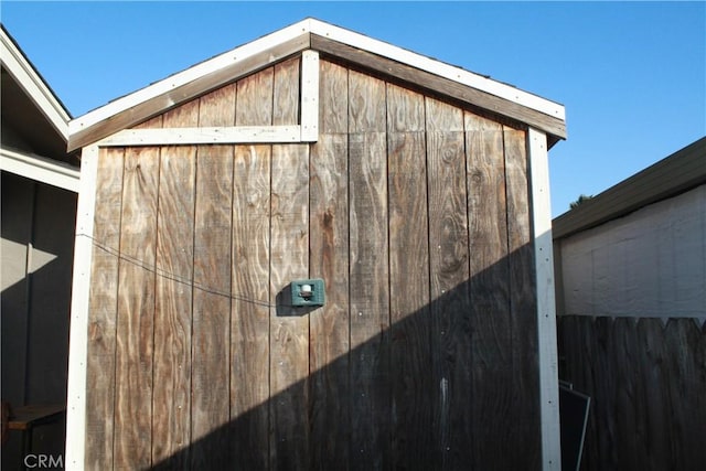 view of outbuilding