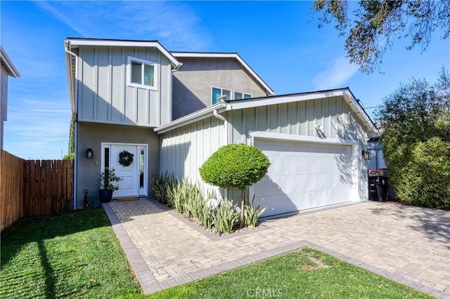 view of front of house featuring a garage