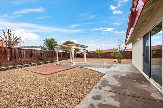 view of yard with a patio