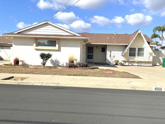 view of front of property