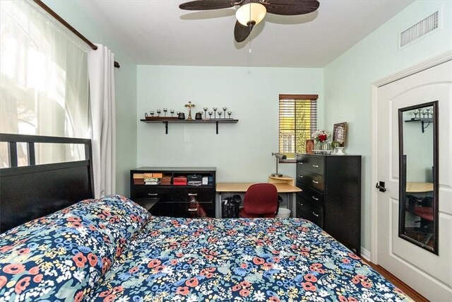 bedroom with ceiling fan