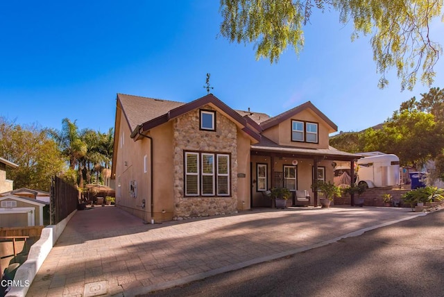 view of front of property