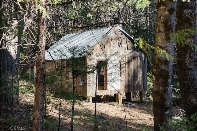 view of outbuilding