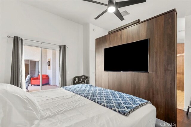 bedroom featuring a ceiling fan