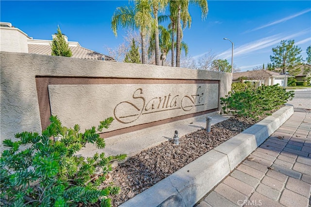 view of community / neighborhood sign