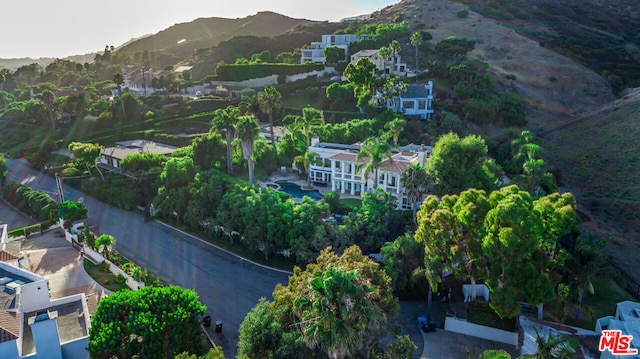 bird's eye view featuring a mountain view