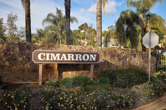 view of community / neighborhood sign