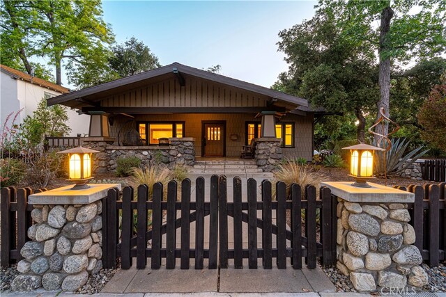 view of front of property with covered porch