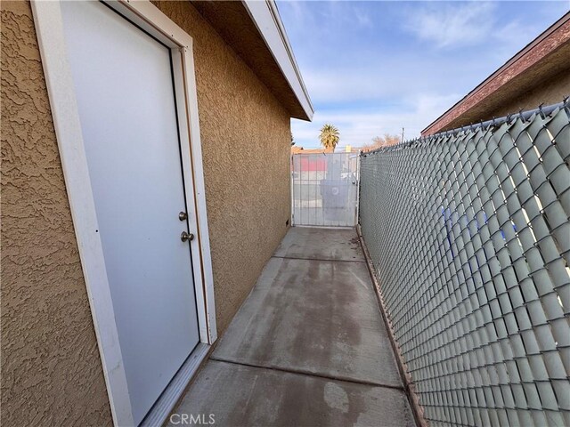 1704 Sunrise Rd, Barstow, CA 92311 - view of side of home with stucco siding
