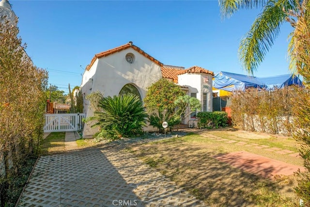 view of front of property