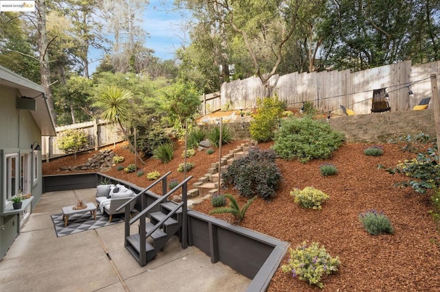 view of yard featuring a patio area