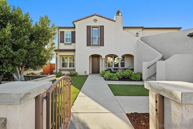 view of mediterranean / spanish-style home