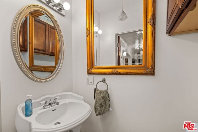 bathroom with sink