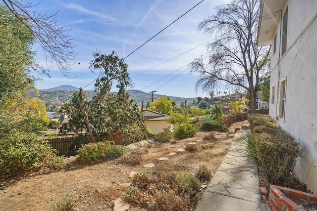 view of yard with a mountain view