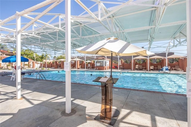 465 Avenida Sevilla Unit C, Laguna Woods, CA 92637 - community pool with a patio